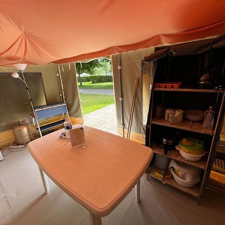 Camping De Montlouis-Sur-Loire Exteriör bild