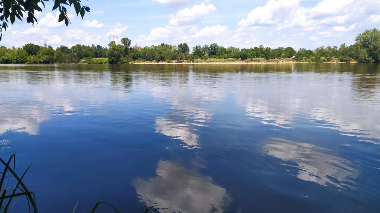 Camping De Montlouis-Sur-Loire Hotell Exteriör bild